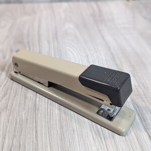 Vintage Stanley Bostitch Tan/Brown Metal Paper Long Reach Stapler Office